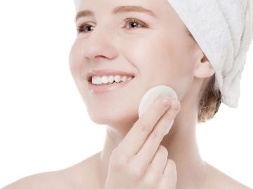 Cận Tết có nên điều trị da chuyên sâu không? Góc nhìn từ spa & bác sĩ da liễu.