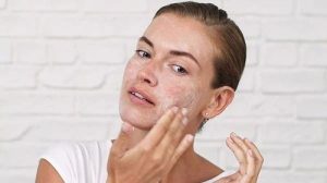 Những Sai Lầm Thường Gặp Khi Chăm Sóc Da Tại Nhà Trước Tết
